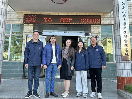 Russian Customers Visited Hengming Metal On October 24